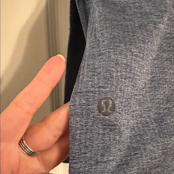 Lululemon Men's Metal Vent Long Sleeve Shirt 2.0 - Picture 4 of 8